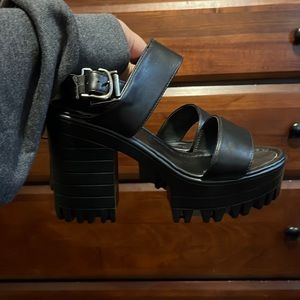 Chunky heels